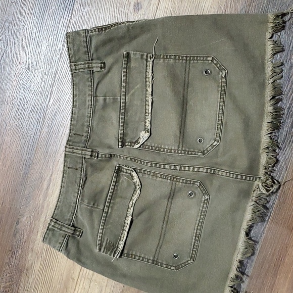 Free people army green distressed denim skirt - Picture 5 of 6